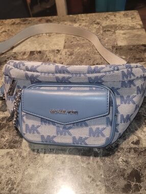 MICHAEL KORS MAISIE BAG